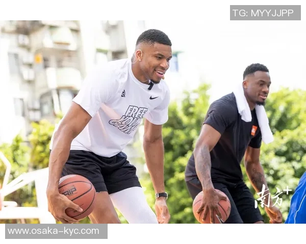 NBA球星跨界踢足球：从篮球场到绿茵场的运动梦想与挑战