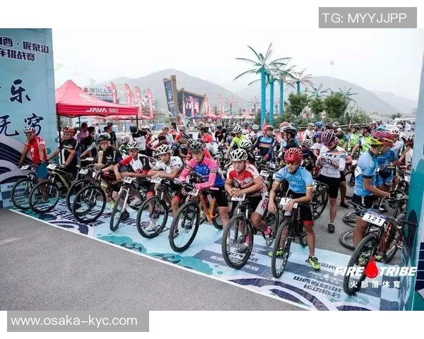 两大足球星碰头引爆绿茵激情上演巅峰较量谁能笑到最后