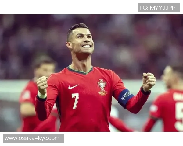 世界足球巨星英勇拼搏与荣耀历程展示