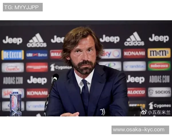 从球场传奇到教练席英雄：足球明星转型教练之路解析