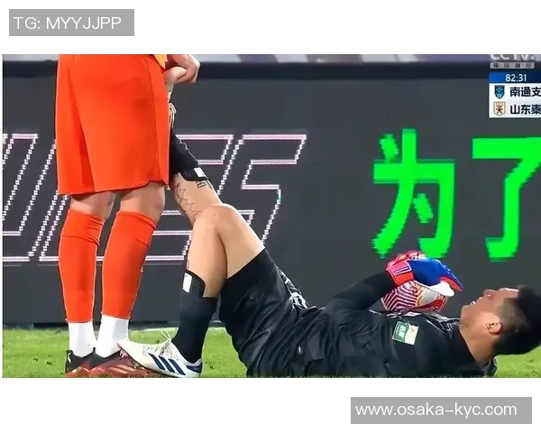 传奇球星队精彩对决引爆全场 比赛结果震撼球迷热议不断 传奇球星队精彩对决引爆全场 比赛结果震撼球迷热议不断