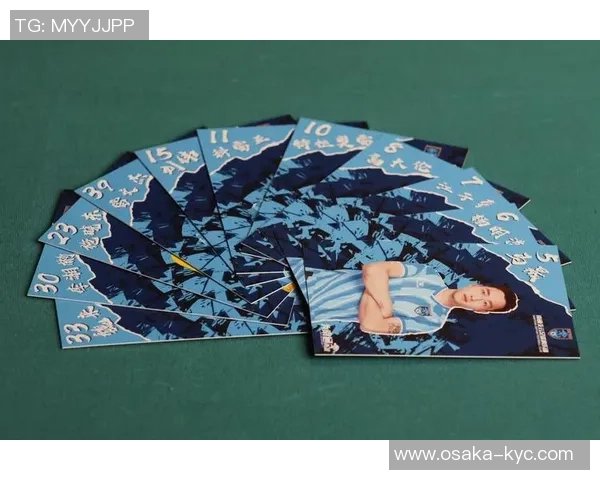 卡穆夏拉白金盒珍藏版揭幕 全新球星体验引领足球收藏风潮