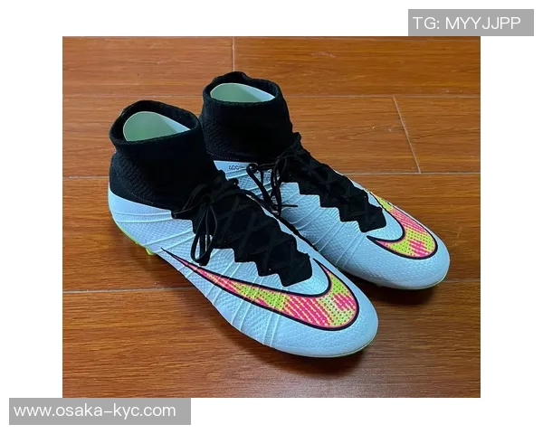 哪位足球明星偏爱穿黄色足球鞋成为场上亮点引领潮流 哪位足球明星偏爱穿黄色足球鞋成为场上亮点引领潮流