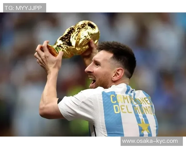 四大足球巨星真实面貌大揭秘：揭秘梅西、C罗、内马尔与姆巴佩的真实生活与球场背后